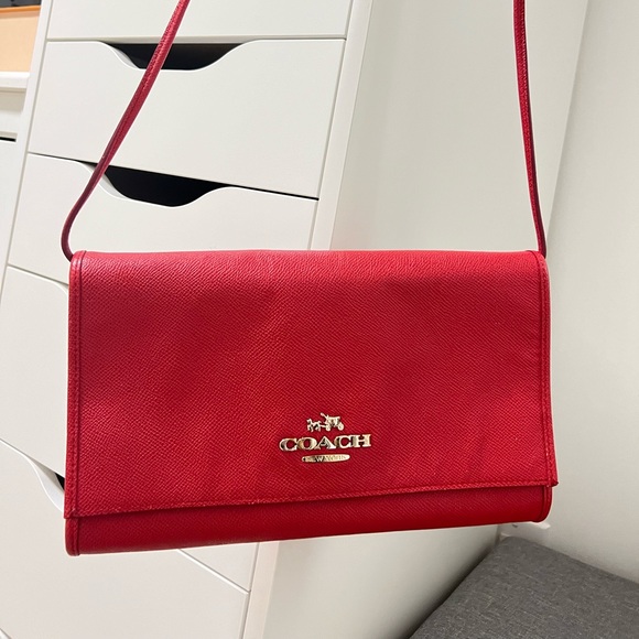 Coach red crossbody bag/clutch - Picture 6 of 6